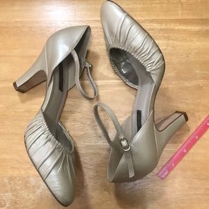 Classy-sexy lady like pump